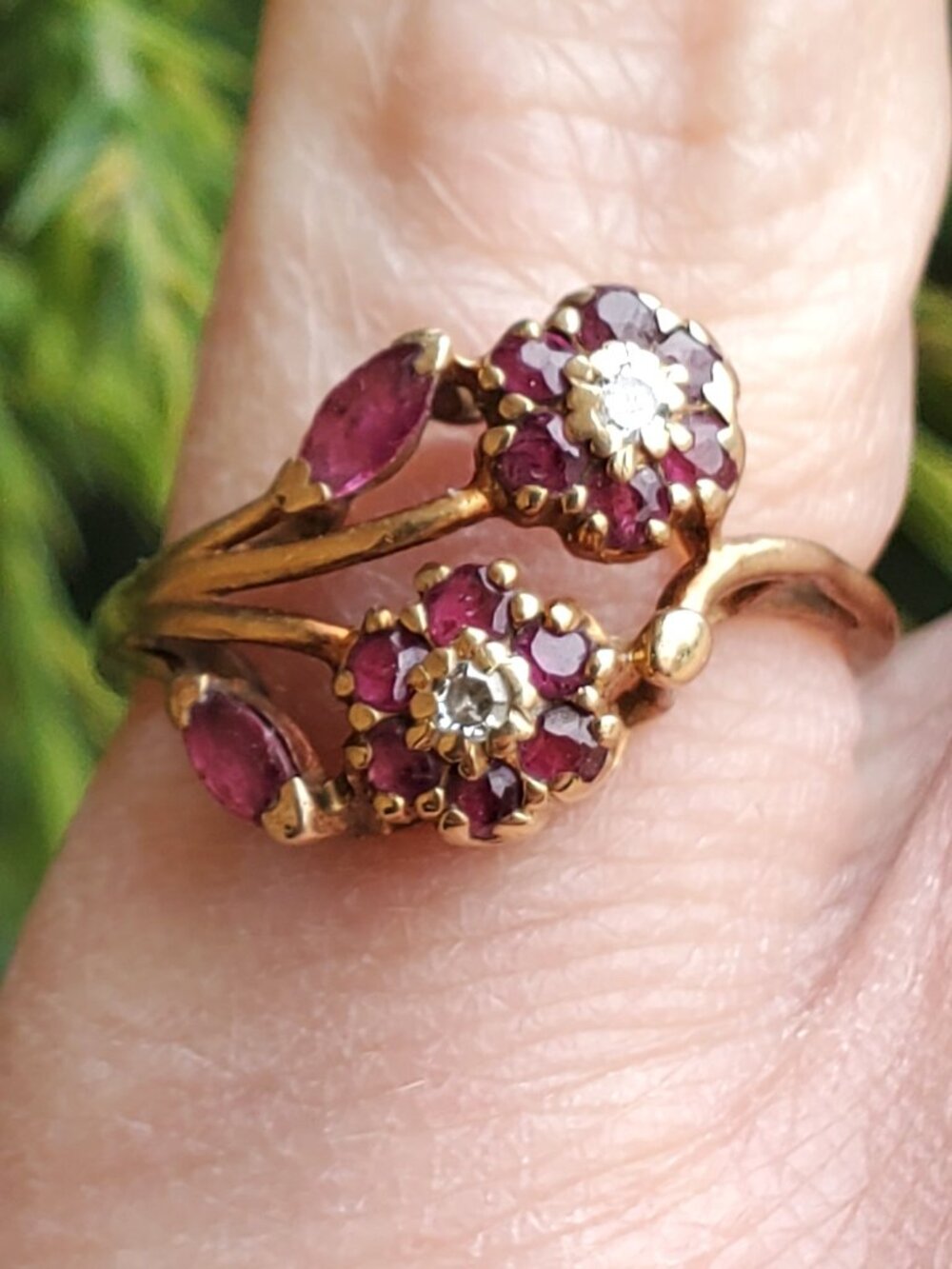 Vintage 10K Yellow Gold Diamond & Rhodolite Garnets Floral Bypass Ring Size 7 - Picture 2 of 13
